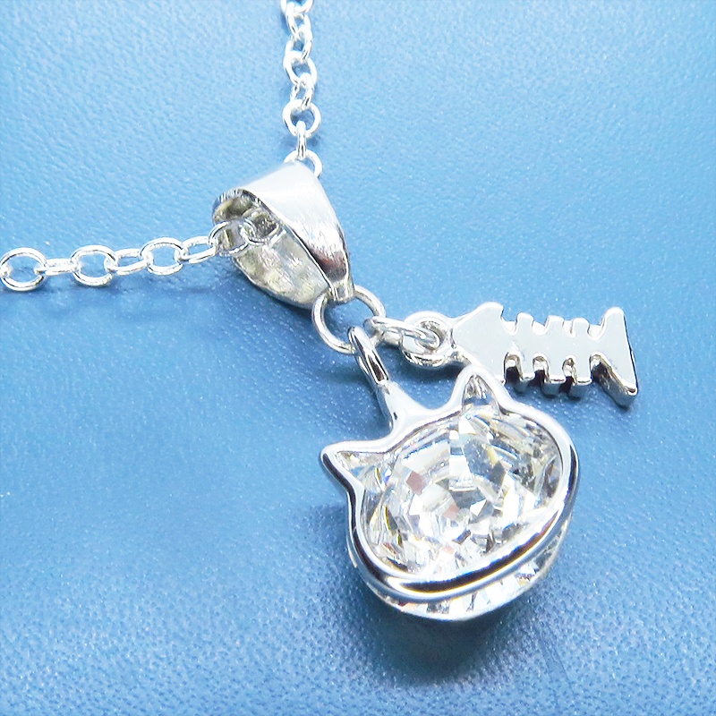 シルバー925 可愛い猫フレームのスワロフスキー(9色選択)と魚のチャームの大人可愛いネックレス アジャスター可