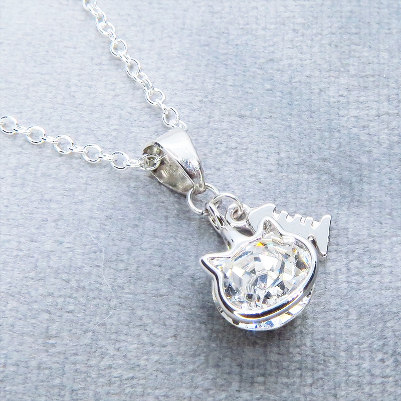 シルバー925 可愛い猫フレームのスワロフスキー(9色選択)と魚のチャームの大人可愛いネックレス アジャスター可