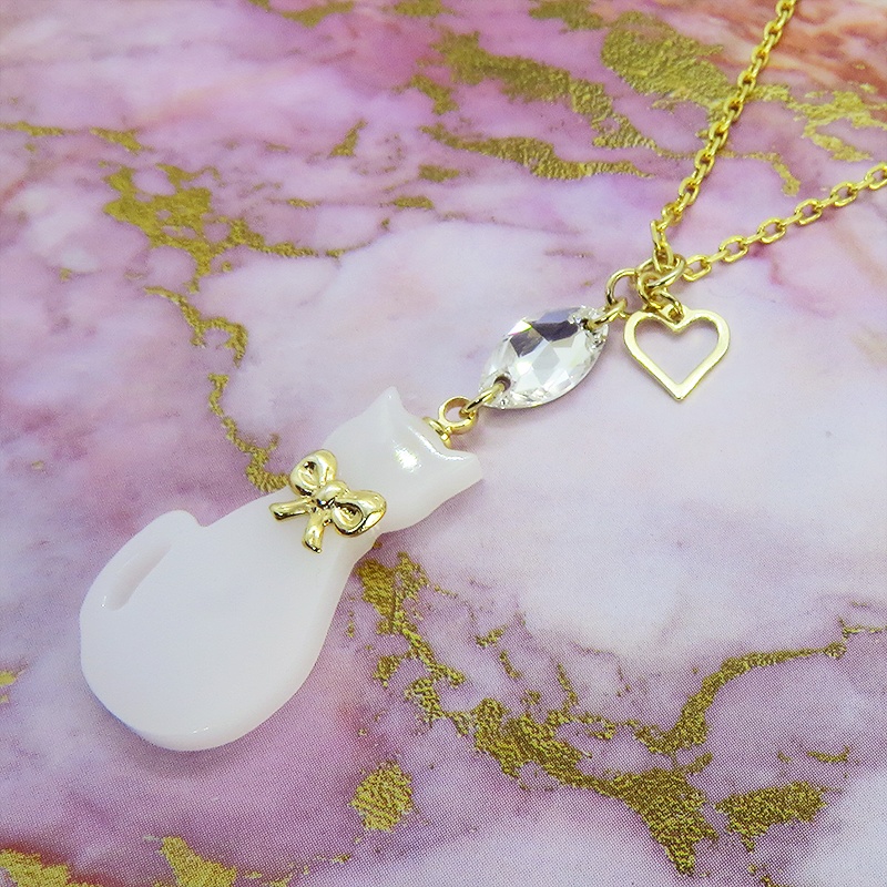 白猫シルエットモチーフとスワロフスキーの大人可愛いネックレス オープンハート 長さ・SV925変更可 アジャスター追加可