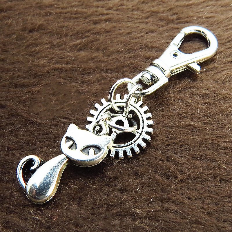 アンティークシルバー 猫と歯車のシンプルで可愛いファスナーチャーム キーホルダー バッグチャーム 金具変更可