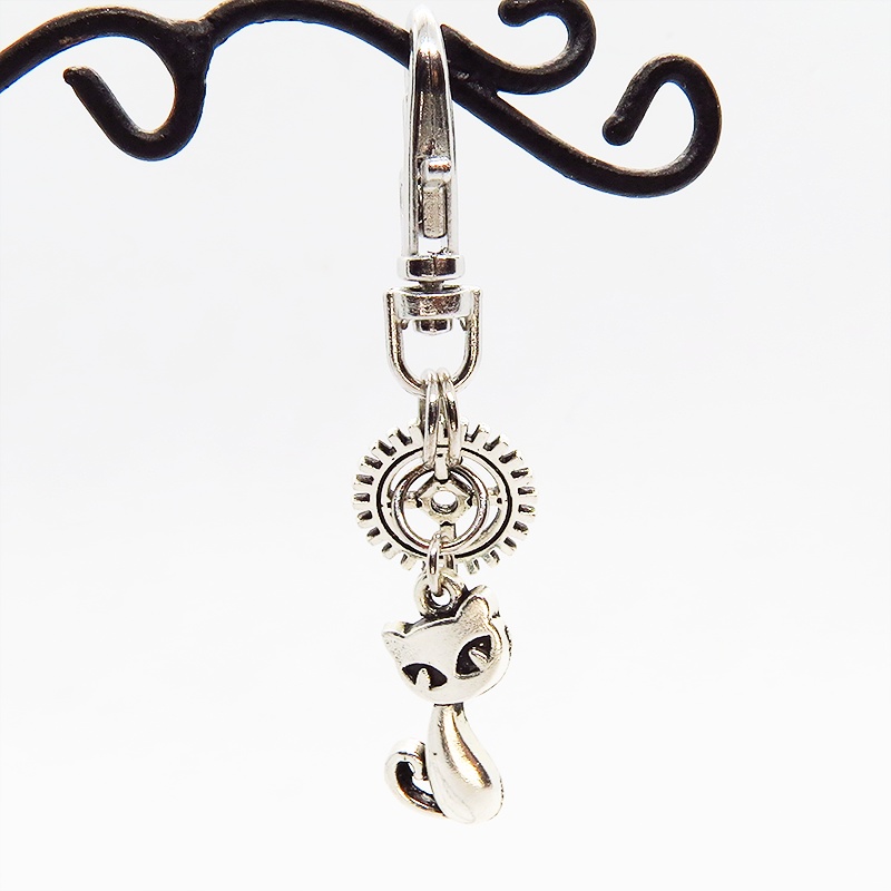 アンティークシルバー 猫と歯車のシンプルで可愛いファスナーチャーム キーホルダー バッグチャーム 金具変更可