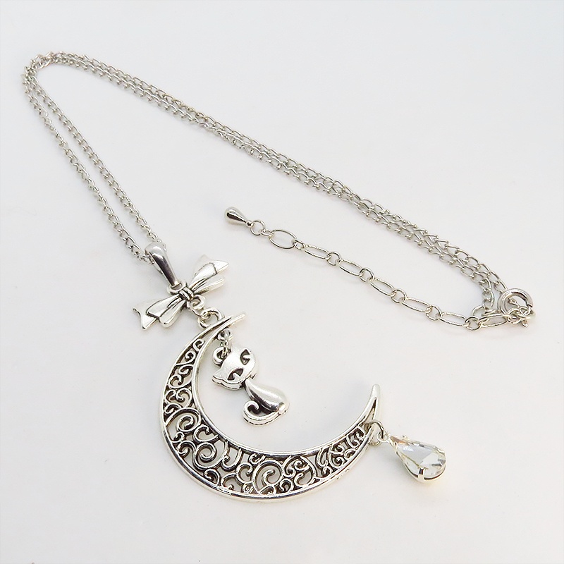 猫と透かし三日月のシルバーカラーネックレス ティアドロップ ムーン アンティーク 大人可愛い SV925変更可