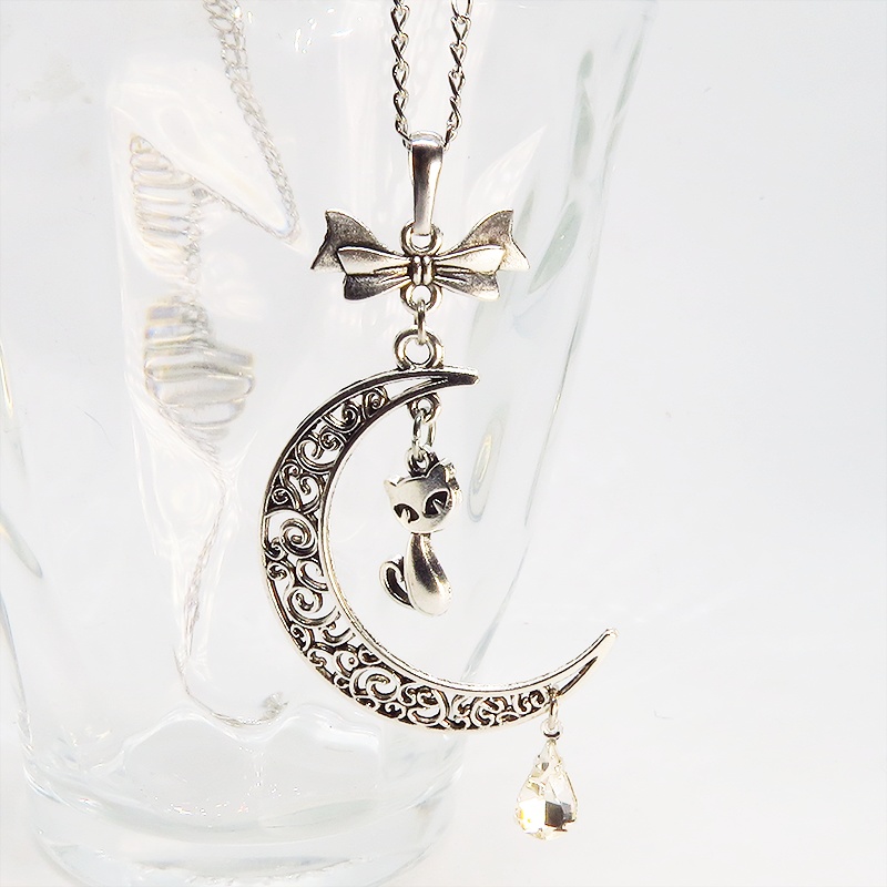 猫と透かし三日月のシルバーカラーネックレス ティアドロップ ムーン アンティーク 大人可愛い SV925変更可