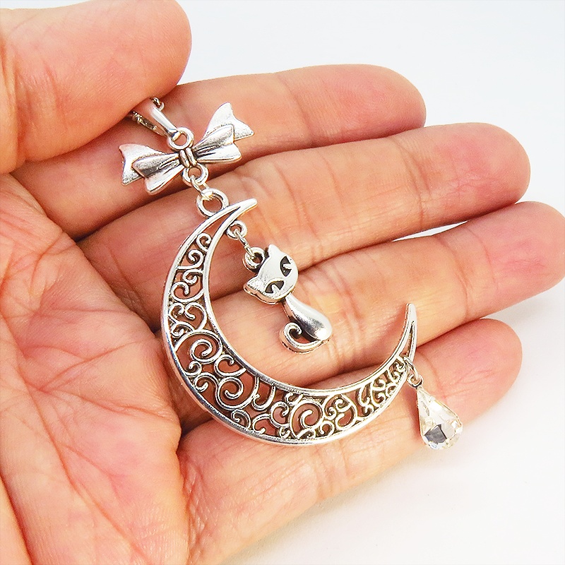 猫と透かし三日月のシルバーカラーネックレス ティアドロップ ムーン アンティーク 大人可愛い SV925変更可