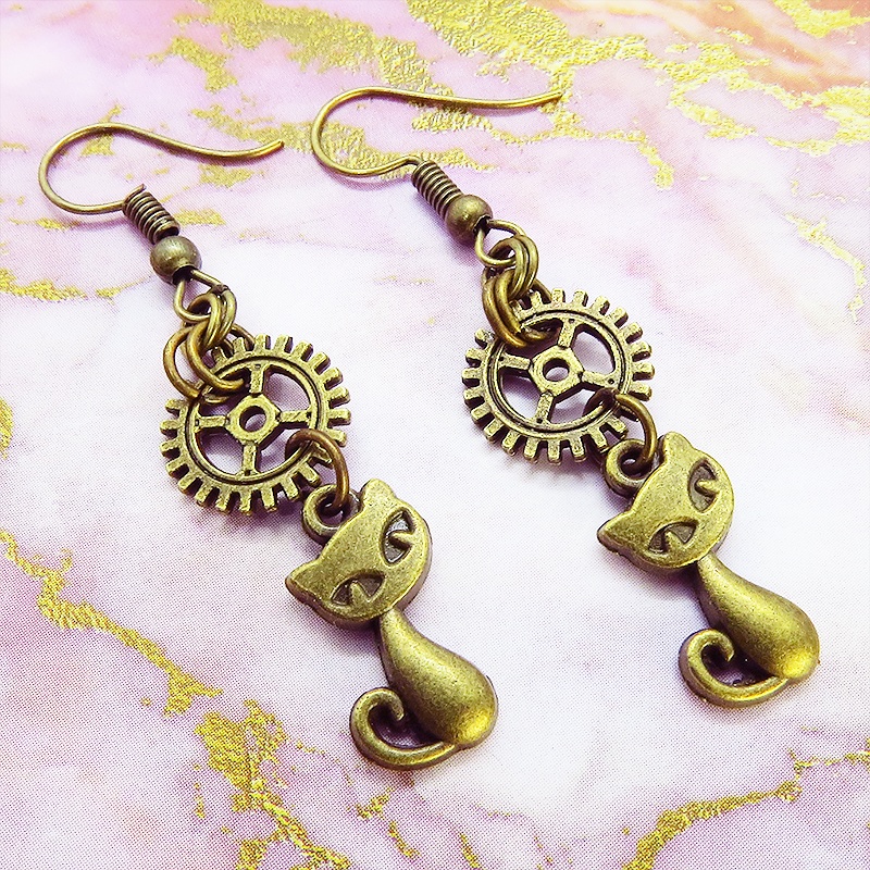 アンティークゴールド 猫とギア・歯車の可愛くカッコいいピアス 猫好き パンク ゴシック スチームパンク風