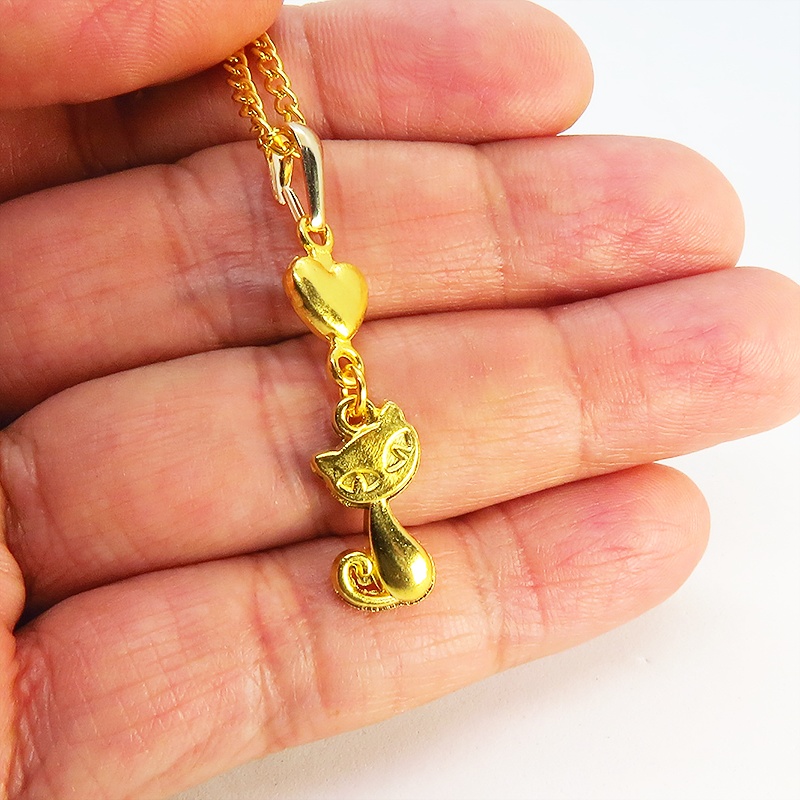 ゴールドカラーの猫とハートのシンプルでコンパクトな可愛いネックレス 長さ変更可 SV925 18KGC変更可