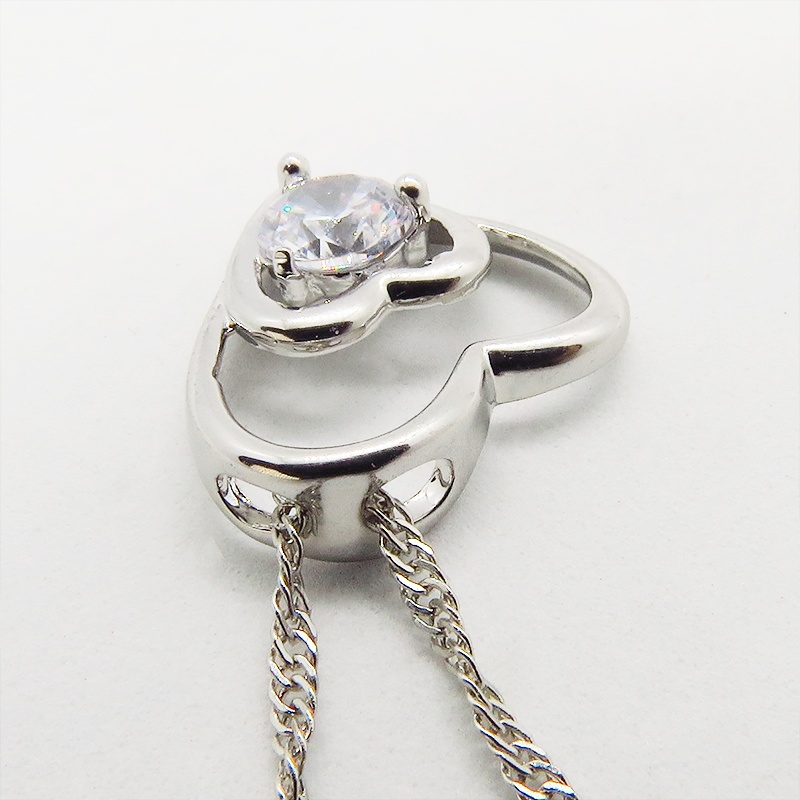 シルバー925 オープンハートに大きめキュービックジルコニアの大人可愛いネックレス アジャスター付