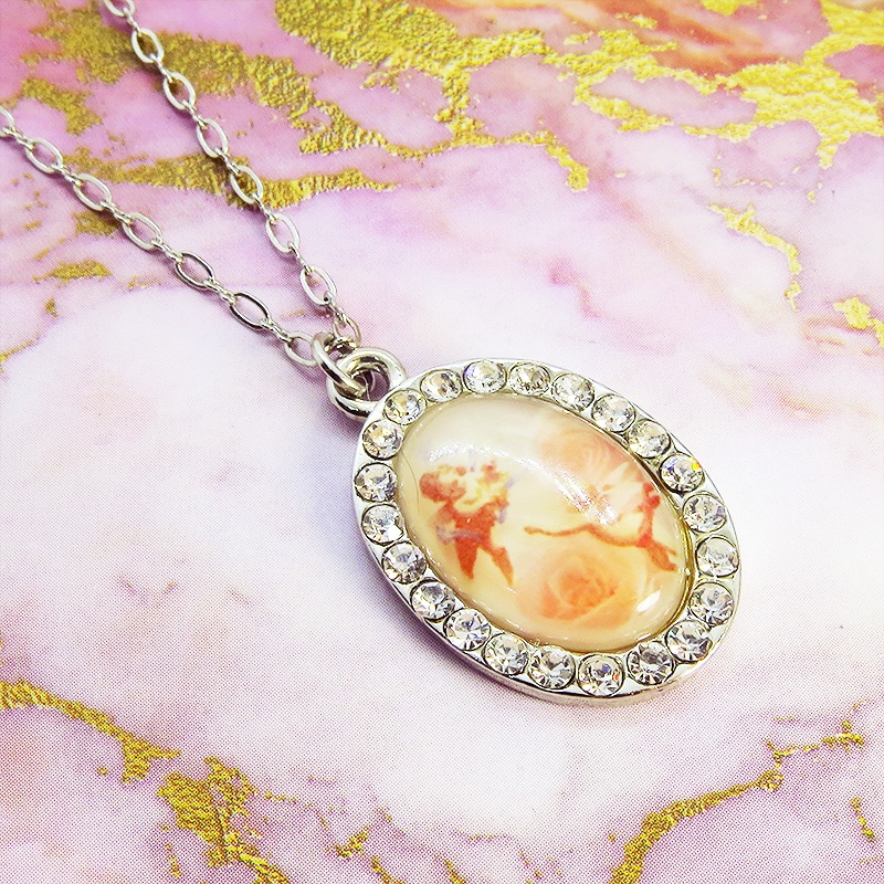 ピンクのバラの描かれたエレガントできらびやかなペンダント・ネックレス ラインストーン