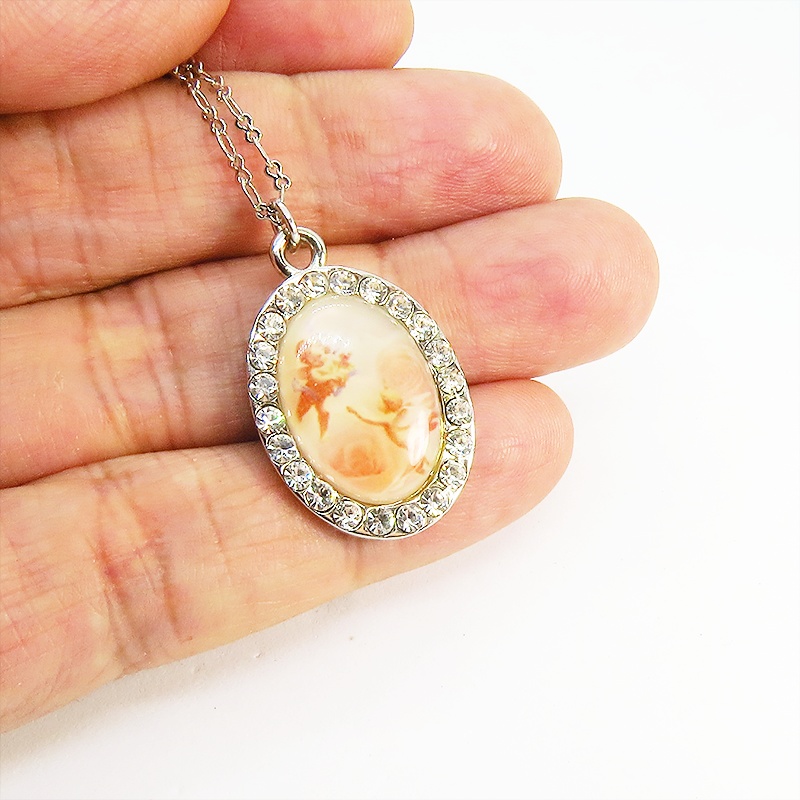 ピンクのバラの描かれたエレガントできらびやかなペンダント・ネックレス ラインストーン