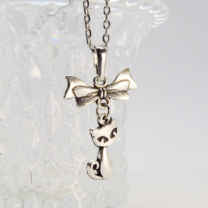 アンティークシルバーの猫とリボンのシンプルで可愛いネックレス 銀古美色 長さ変更可 SV925変更可