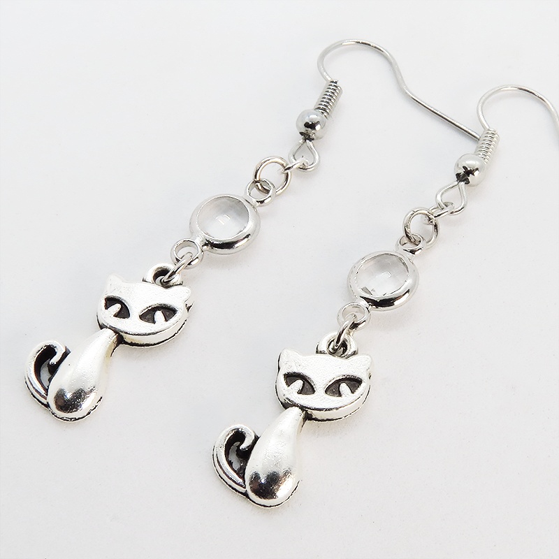 アンティークシルバー 猫モチーフとクリアガラスを組み合わせたシンプルで大人可愛いピアス サージカル可