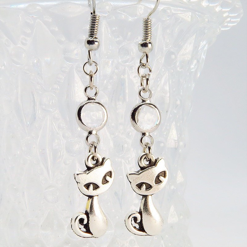 アンティークシルバー 猫モチーフとクリアガラスを組み合わせたシンプルで大人可愛いピアス サージカル可