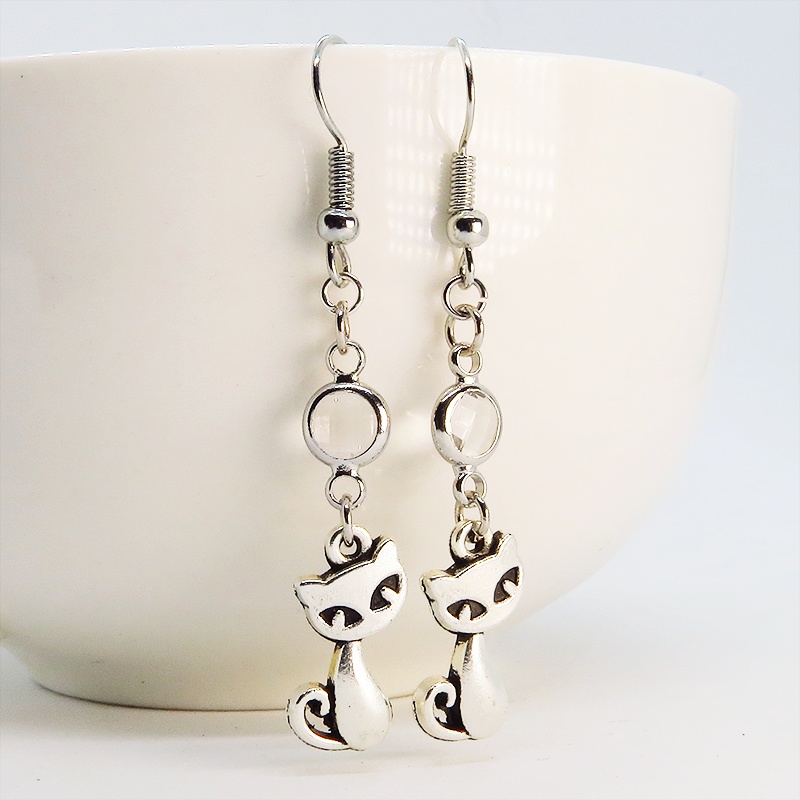 アンティークシルバー 猫モチーフとクリアガラスを組み合わせたシンプルで大人可愛いピアス サージカル可