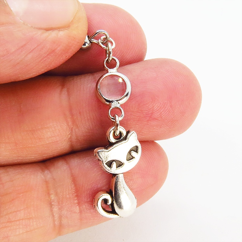 アンティークシルバー 猫モチーフとクリアガラスを組み合わせたシンプルで大人可愛いピアス サージカル可