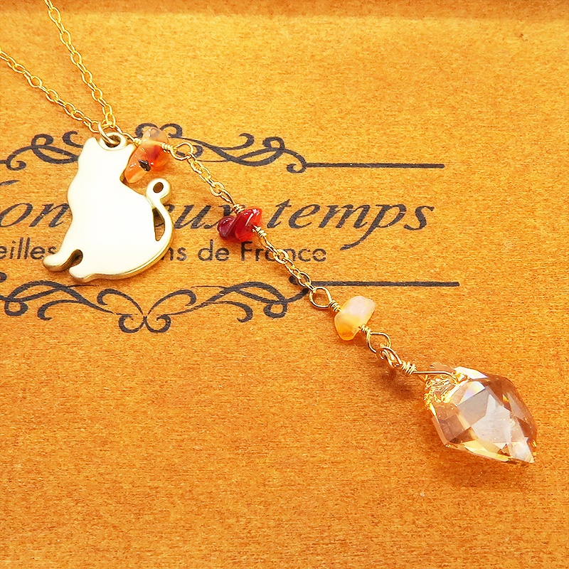 猫シルエットモチーフネックレス スワロフスキー・クリスタル(ゴールドシャドー) カーネリアン 14KGF ゴールドフィルド