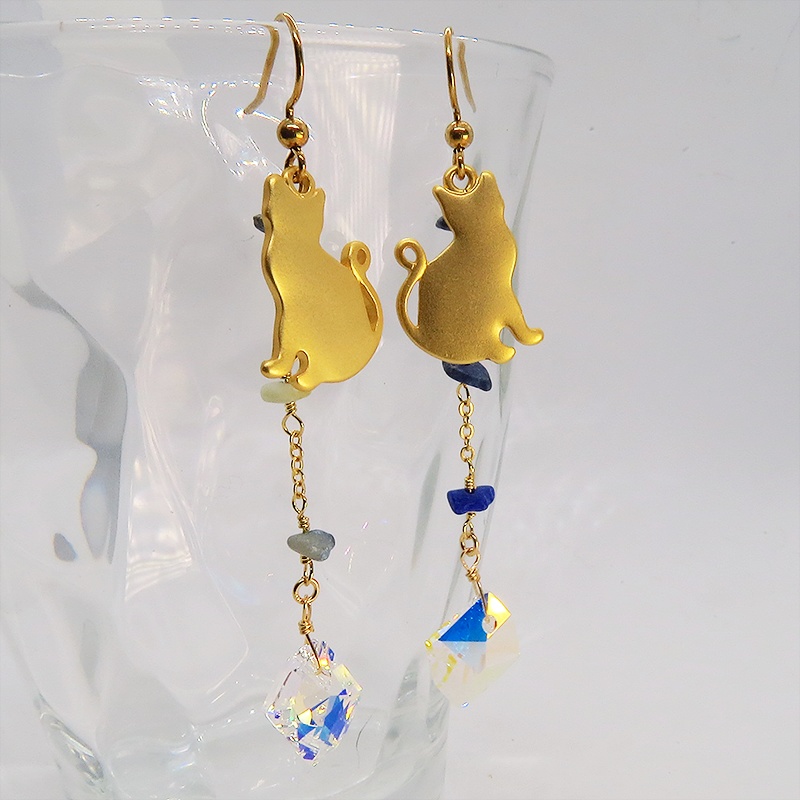 猫シルエットモチーフピアス スワロフスキー(クリスタルオーロラ) ラピスラズリ 14KGF ゴールドフィルド