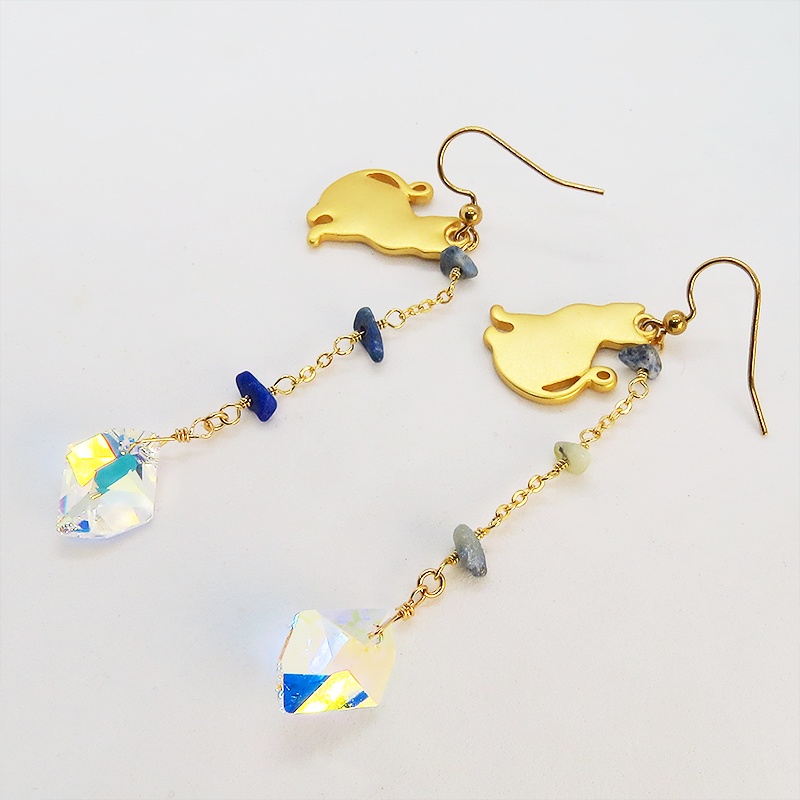 猫シルエットモチーフピアス スワロフスキー(クリスタルオーロラ) ラピスラズリ 14KGF ゴールドフィルド