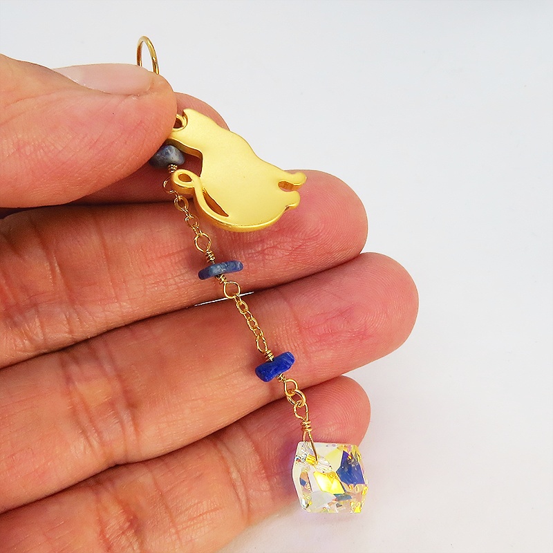 猫シルエットモチーフピアス スワロフスキー(クリスタルオーロラ) ラピスラズリ 14KGF ゴールドフィルド