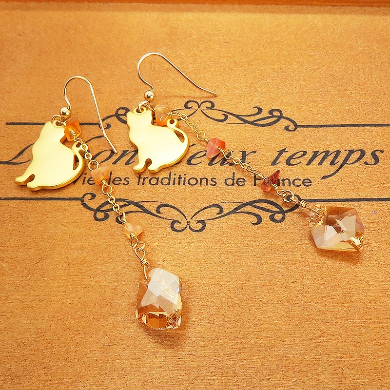 猫シルエットモチーフピアス スワロフスキー(ゴールドシャドー) カーネリアン 14KGF ゴールドフィルド