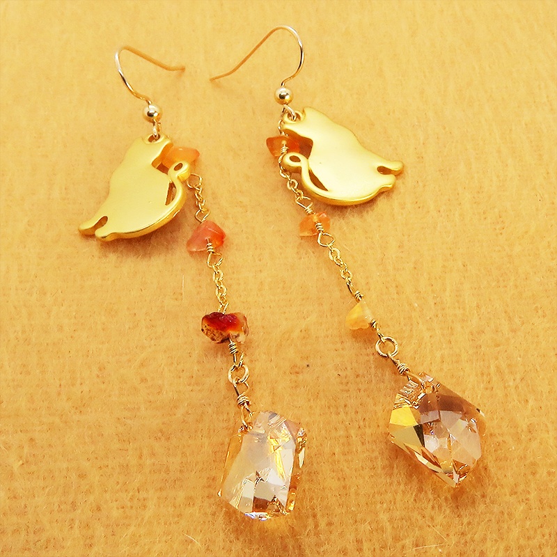 猫シルエットモチーフピアス スワロフスキー(ゴールドシャドー) カーネリアン 14KGF ゴールドフィルド