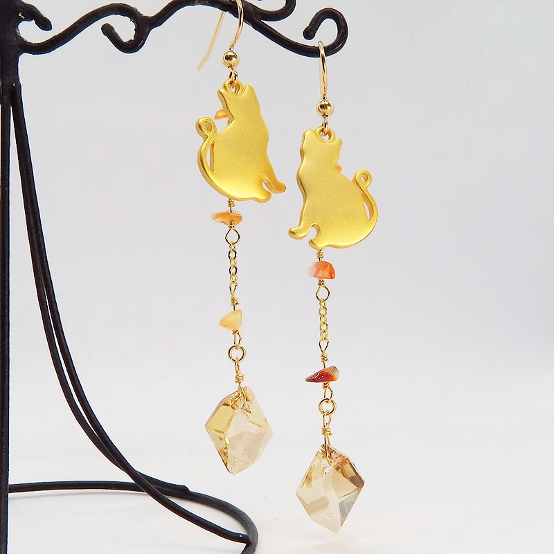 猫シルエットモチーフピアス スワロフスキー(ゴールドシャドー) カーネリアン 14KGF ゴールドフィルド