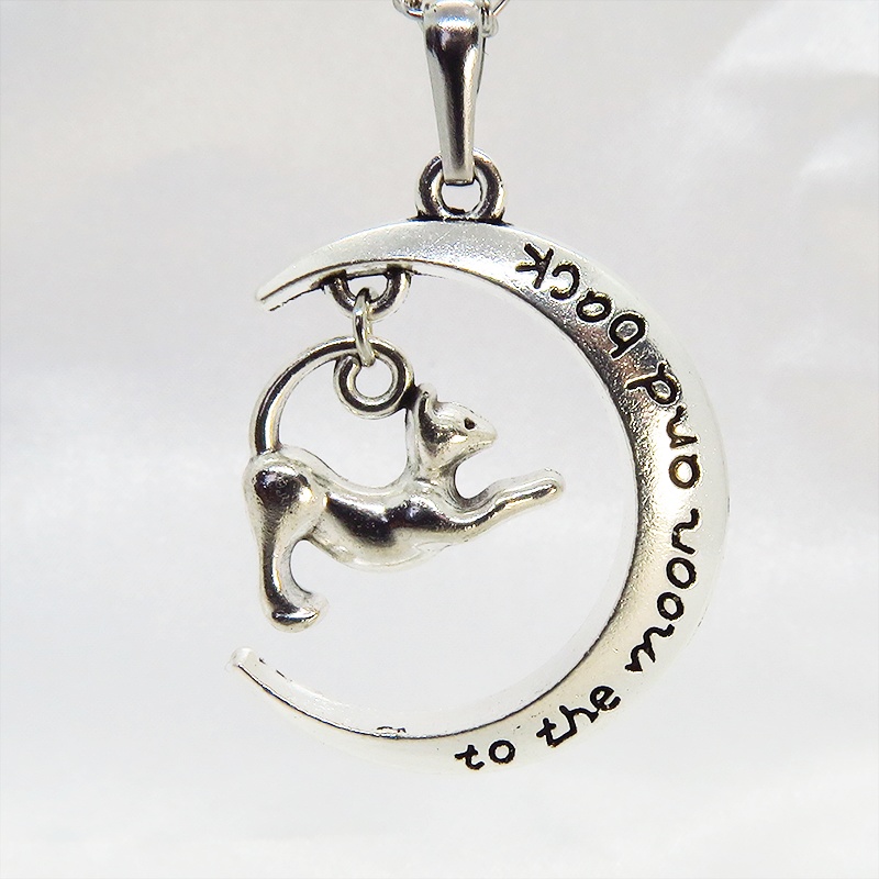 アンティークシルバー のび猫と三日月を組み合わせたペンダント・ネックレス 銀古美色 長さ変更可 SV925可