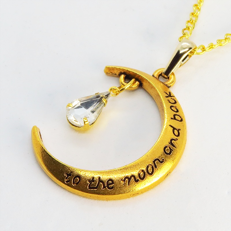 ゴールドカラーの三日月にラインストーン(クリアカラー)が揺れて輝くネックレス 長さ調整可 アジャスター付