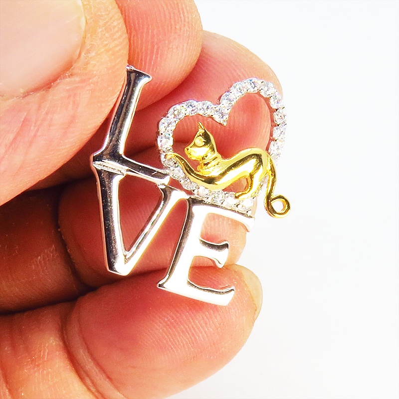 シルバー925 猫ネックレス LOVEの文字と猫とハートを組み合わせたモチーフ キュービックジルコニア 18Kゴールドメッキ