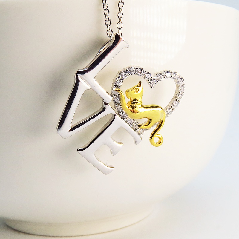 シルバー925 猫ネックレス LOVEの文字と猫とハートを組み合わせたモチーフ キュービックジルコニア 18Kゴールドメッキ