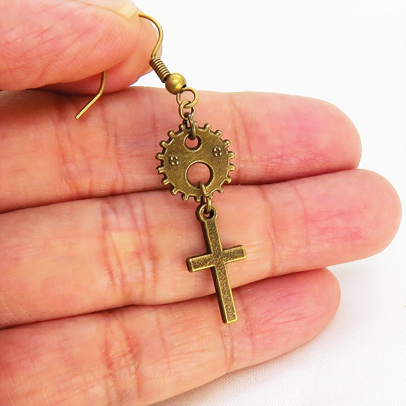 アンティークゴールド ロザリオと歯車のコンパクトなピアス スチームパンク風 シンプル