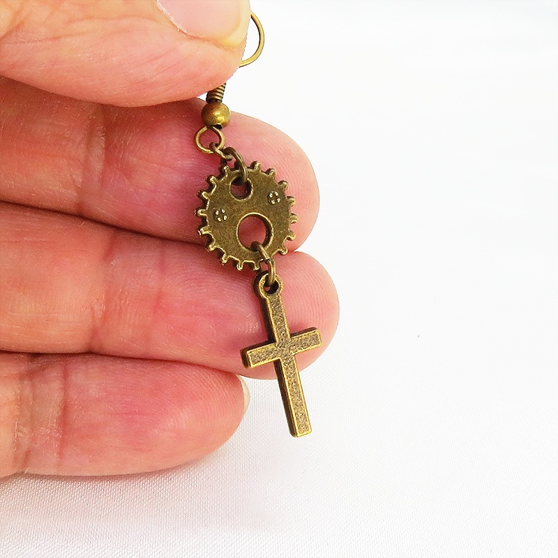 アンティークゴールド ロザリオと歯車のコンパクトなピアス スチームパンク風 シンプル