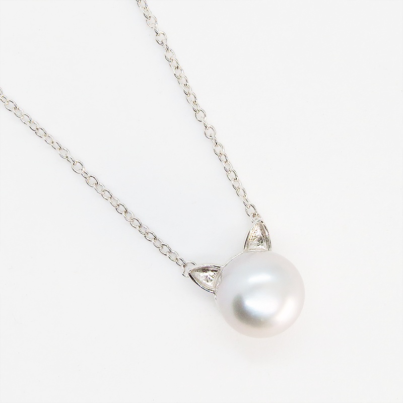 シルバー925 シンプルにさり気なく大人可愛いシルバーグレー猫耳ネックレス  淡水パール アジャスター追加可