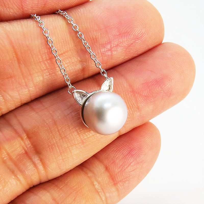 シルバー925 シンプルにさり気なく大人可愛いシルバーグレー猫耳ネックレス  淡水パール アジャスター追加可