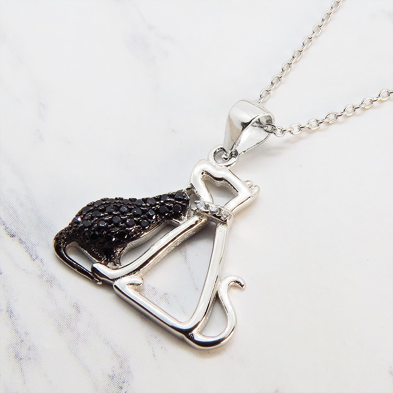 犬と猫が寄り添うペアモチーフのネックレス シルバー925 キュービックジルコニア