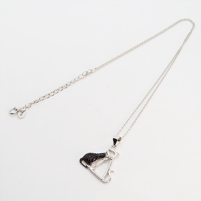 犬と猫が寄り添うペアモチーフのネックレス シルバー925 キュービックジルコニア