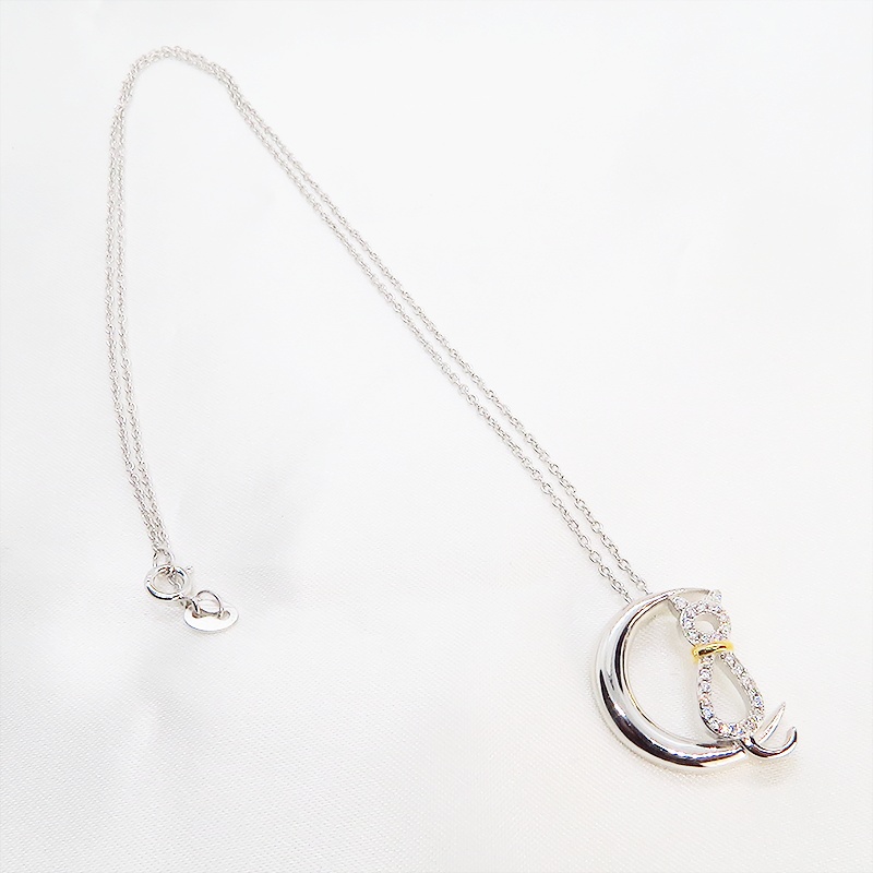 猫ネックレス 三日月に腰掛ける猫 18Kゴールドのリボン シルバー925 キュービックジルコニア