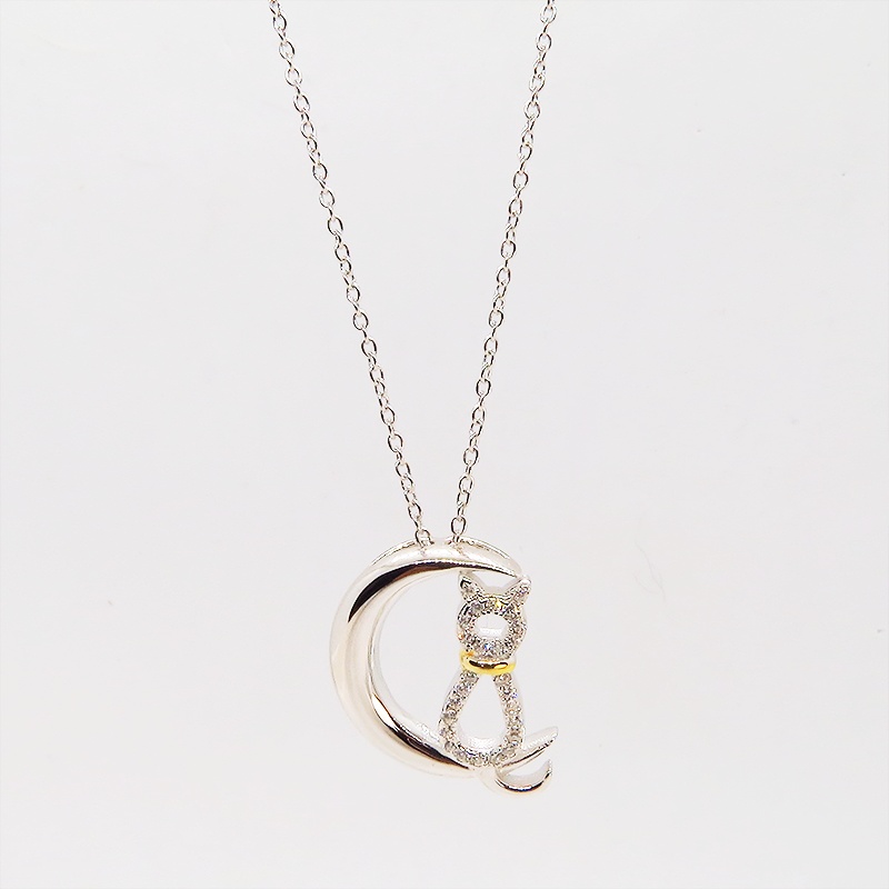 猫ネックレス 三日月に腰掛ける猫 18Kゴールドのリボン シルバー925 キュービックジルコニア