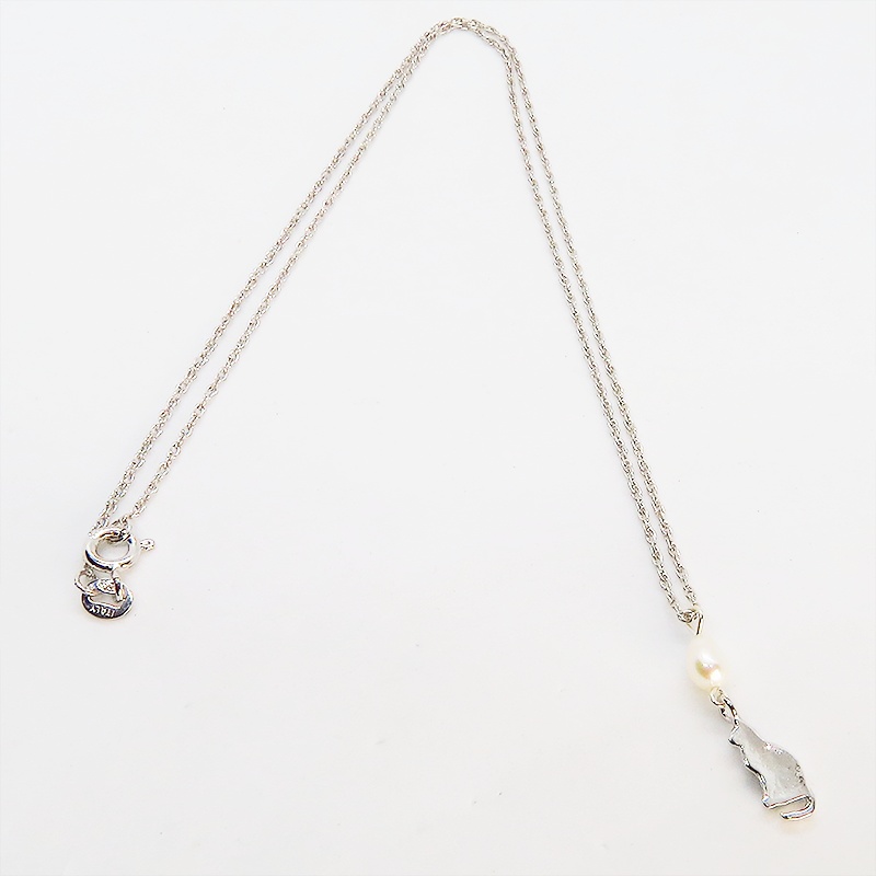 シンプルにさり気なく大人可愛い猫モチーフネックレス 淡水パール シルバー925ネックレス