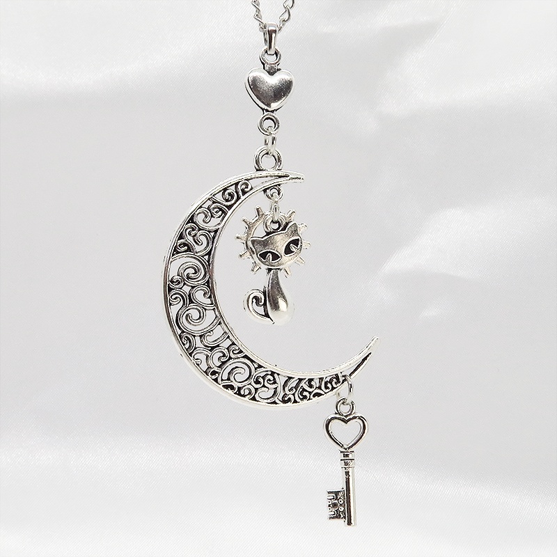 アンティークシルバー 猫とアラベスク調の透かし三日月を組合せたネックレス ハート 鍵 ムーン 大人可愛い アジャスター付