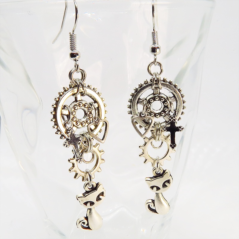 アンティークシルバー スチームパンク風 猫と歯車・ギアのピアス ロザリオ ハート サージカル可