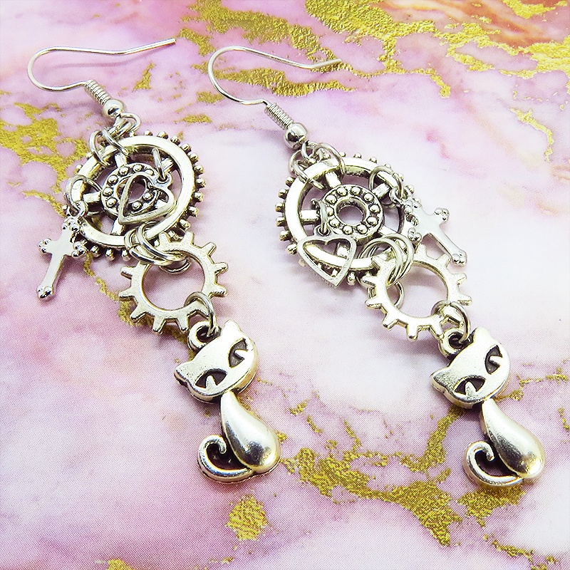 アンティークシルバー スチームパンク風 猫と歯車・ギアのピアス ロザリオ ハート サージカル可