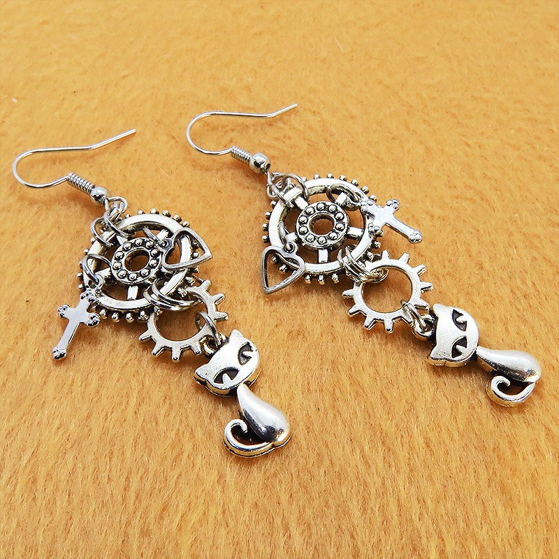 アンティークシルバー スチームパンク風 猫と歯車・ギアのピアス ロザリオ ハート サージカル可