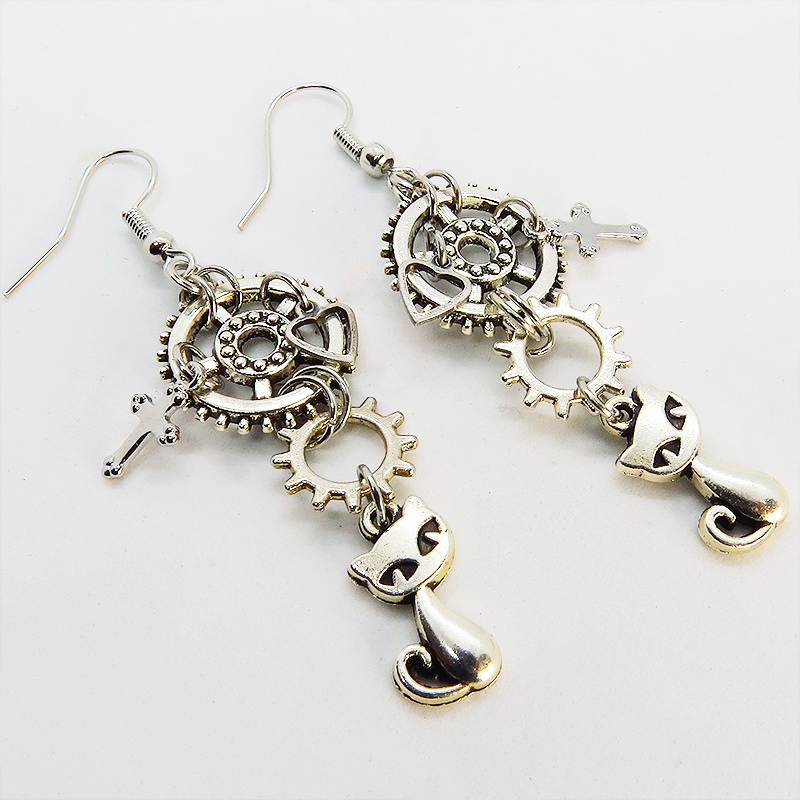 アンティークシルバー スチームパンク風 猫と歯車・ギアのピアス ロザリオ ハート サージカル可