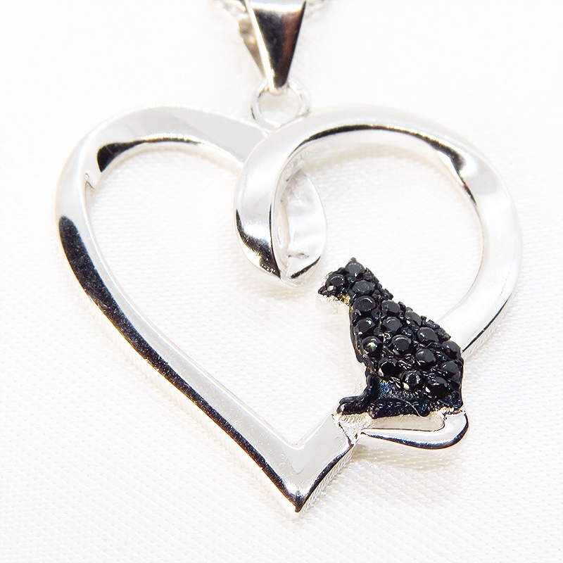 猫ネックレス オープンハートネックレス ハートに黒猫がお座りしているワンポイント シルバー925 キュービックジルコニア