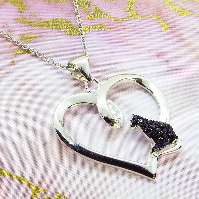 猫ネックレス オープンハートネックレス ハートに黒猫がお座りしているワンポイント シルバー925 キュービックジルコニア