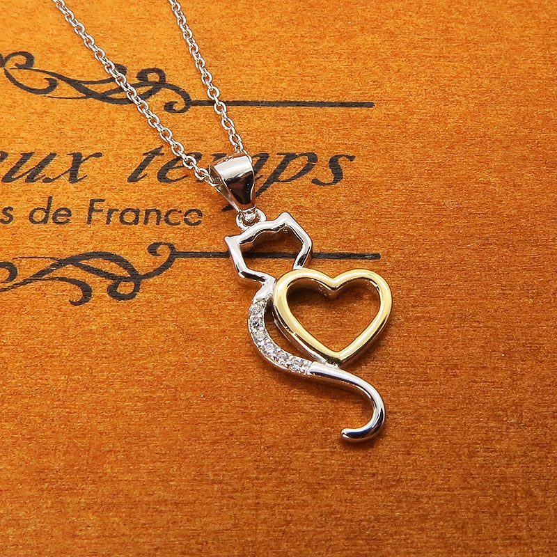 柔らかい曲線の猫シルエットとハートの組み合わせたモチーフのネックレス シルバー925 キュービックジルコニア