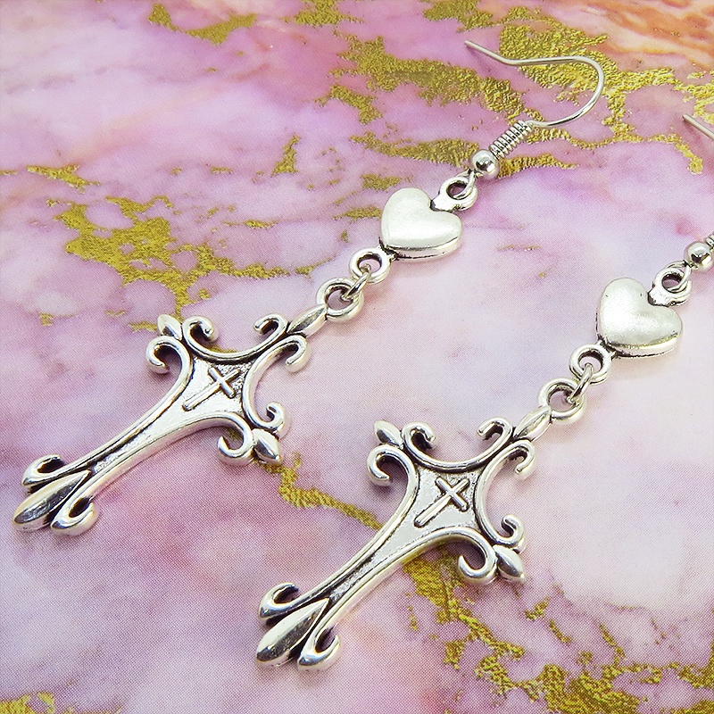 アンティークシルバー ゴシック調ロザリオとハートを組み合わせたピアス パンク ロック サージカル可