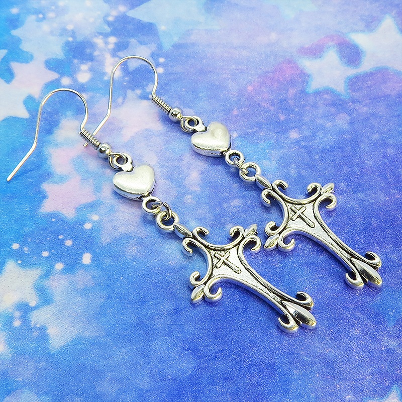 アンティークシルバー ゴシック調ロザリオとハートを組み合わせたピアス パンク ロック サージカル可