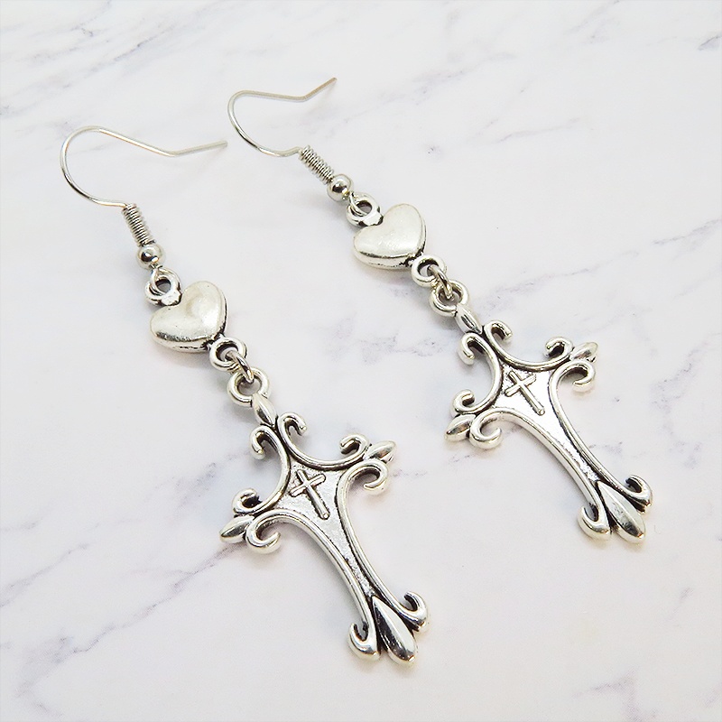 アンティークシルバー ゴシック調ロザリオとハートを組み合わせたピアス パンク ロック サージカル可