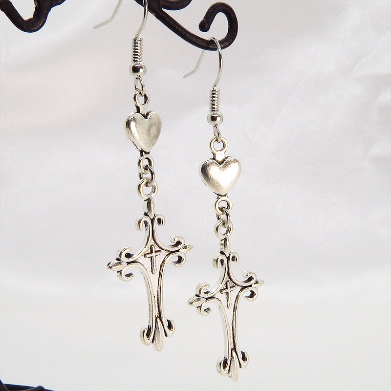 アンティークシルバー ゴシック調ロザリオとハートを組み合わせたピアス パンク ロック サージカル可